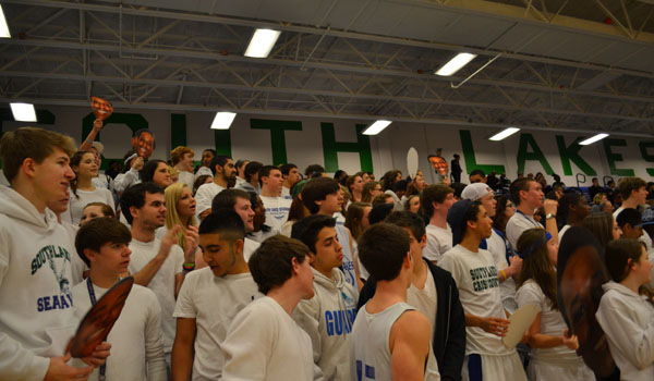 Varsity boys basketball beats Madison on Senior Night, 51-47