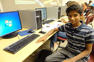 Omar Farooq, Weekly Wall editor