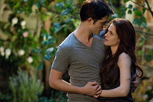 Latest Twilight movie creates mixed reviews