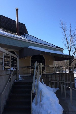 Alumnus Ryan Tracy plans to establish his own restaurant, “Red’s Table,” in the space previously occupied by
Lakeside Inn. It will open by late-summer