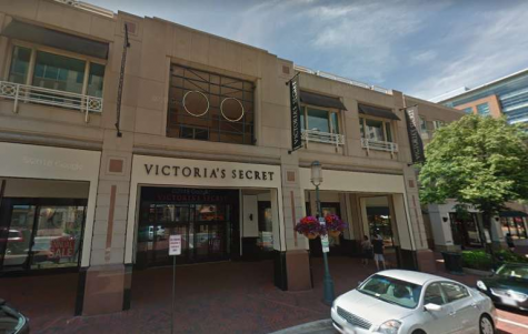 Assault and theft at Reston Town Center store