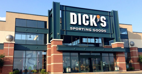 Dick’s Sporting Goods stores remove guns