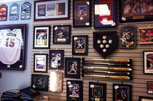 Sports Memorabilia & Collectibles