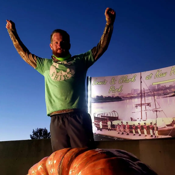 Missouri Man Rides 1,208 Pound Pumpkin Boat with the photo courtesy of the New York Post