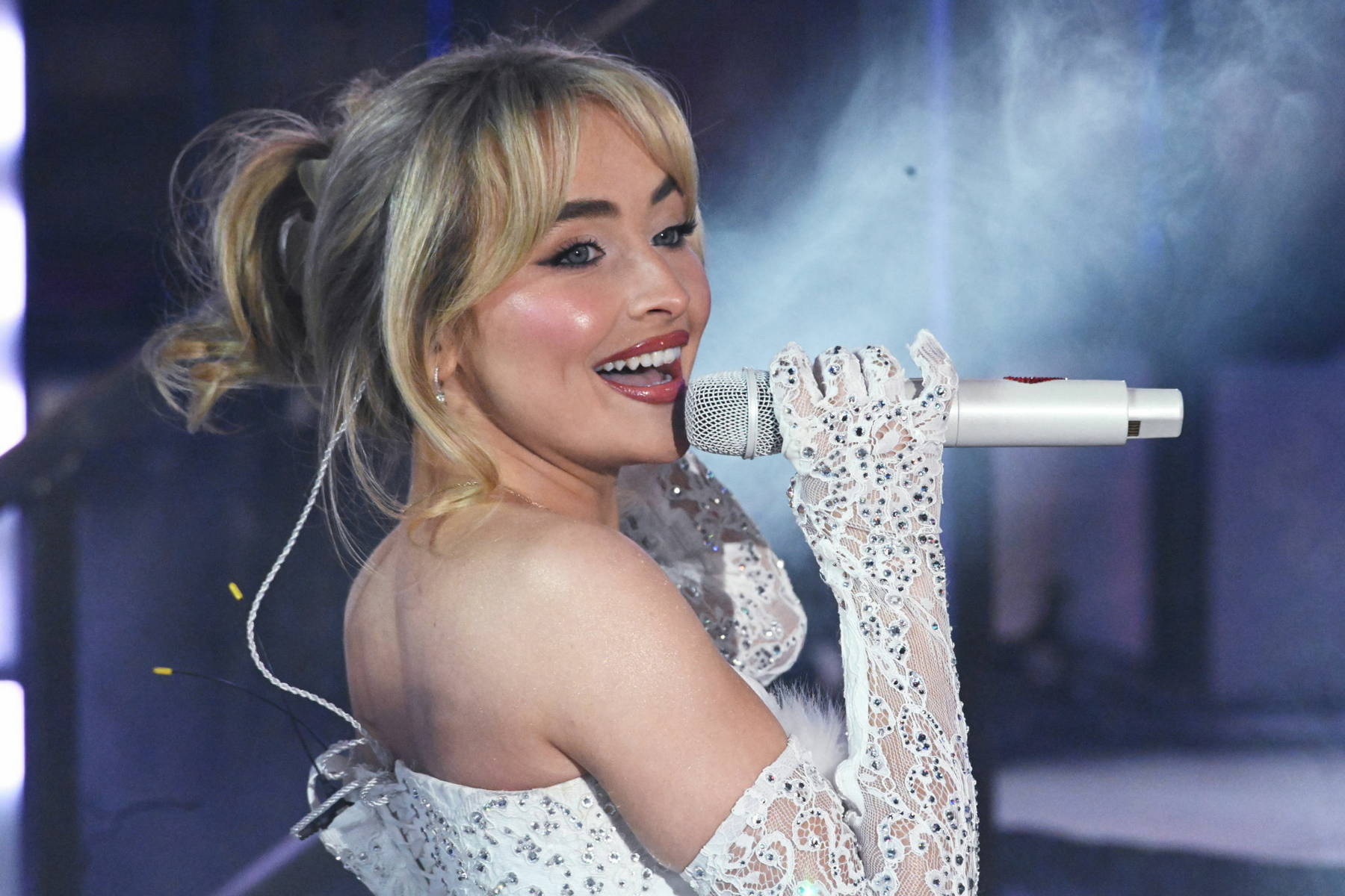 Sabrina Carpenter performing live in concert / (Accredited to CelebsFirst)