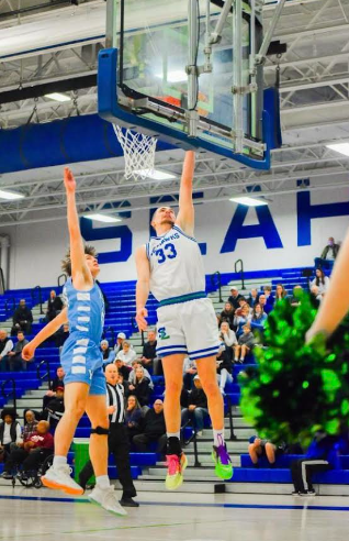 Image via South Lakes Boys Basketball, vs Yorktown High School